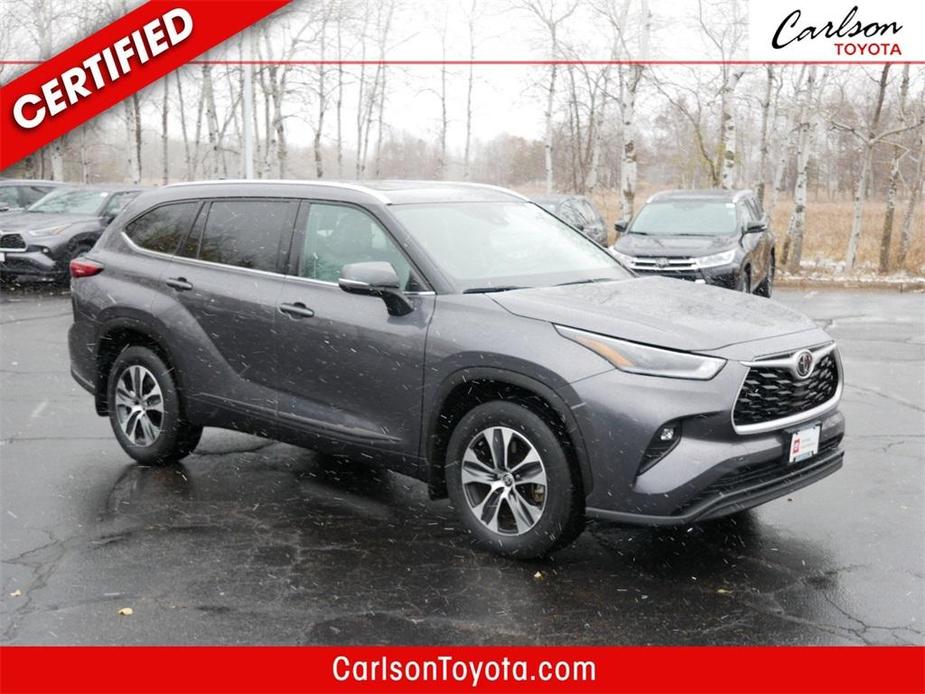 used 2021 Toyota Highlander car, priced at $37,995