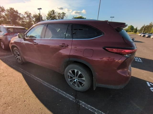 used 2021 Toyota Highlander Hybrid car, priced at $27,999