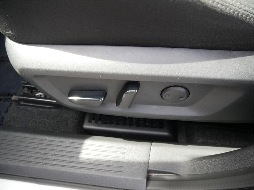 used 2022 Nissan Rogue car, priced at $22,499
