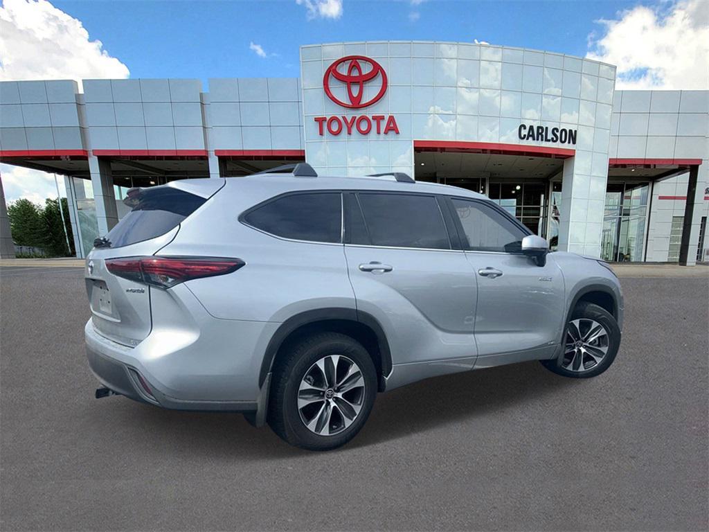 used 2021 Toyota Highlander Hybrid car, priced at $36,301