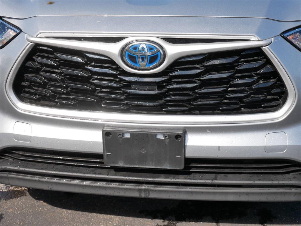 used 2021 Toyota Highlander Hybrid car, priced at $36,301
