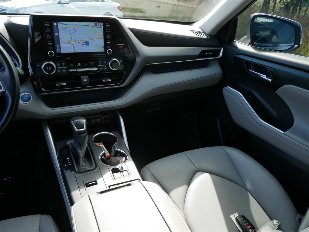 used 2021 Toyota Highlander Hybrid car, priced at $36,301
