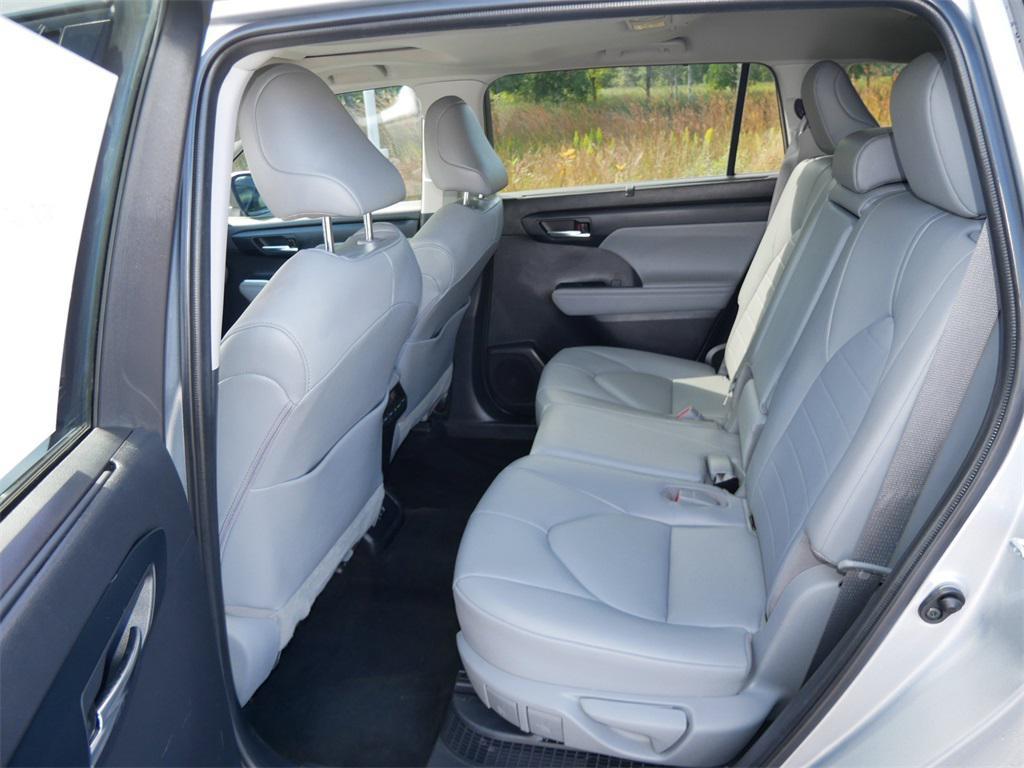 used 2021 Toyota Highlander Hybrid car, priced at $36,301