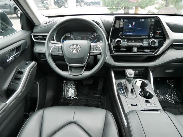 used 2022 Toyota Highlander Hybrid car, priced at $39,993