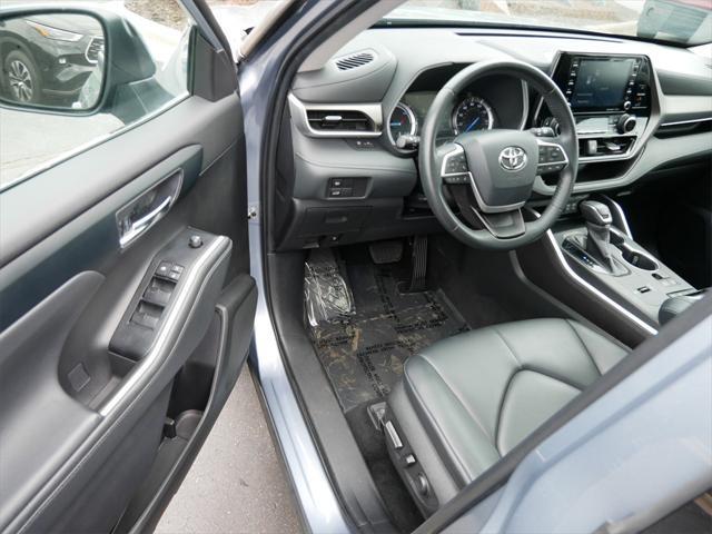 used 2022 Toyota Highlander Hybrid car, priced at $39,993