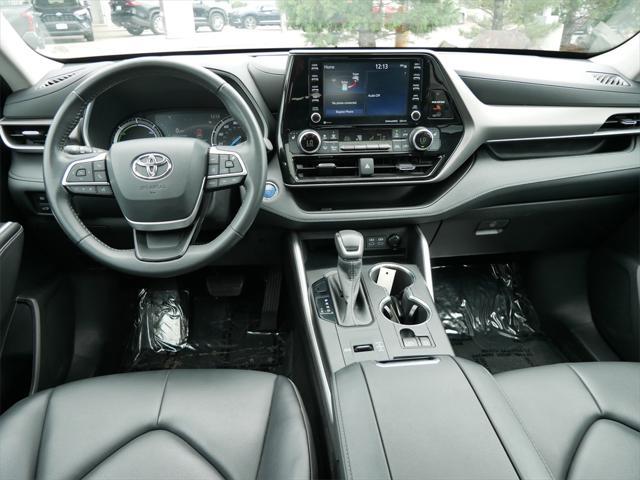 used 2022 Toyota Highlander Hybrid car, priced at $39,993