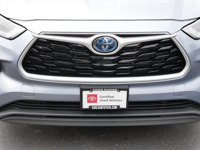 used 2022 Toyota Highlander Hybrid car, priced at $39,993