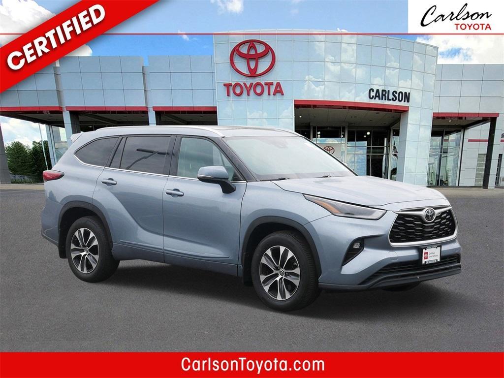 used 2021 Toyota Highlander car, priced at $38,799