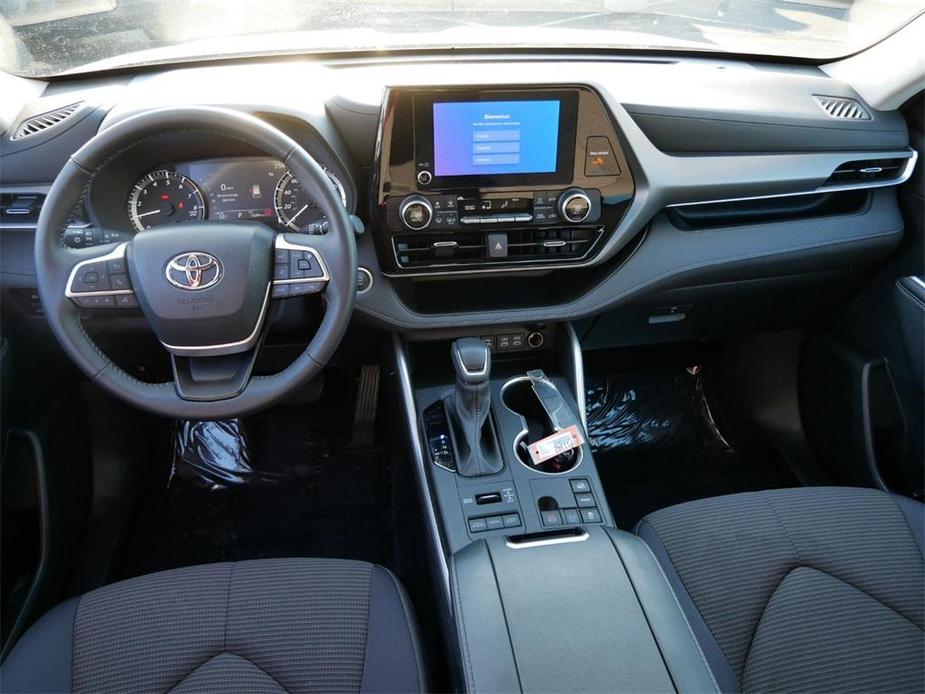 used 2024 Toyota Highlander car, priced at $41,999