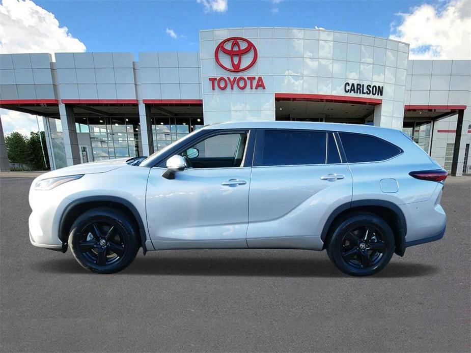 used 2024 Toyota Highlander car, priced at $41,999