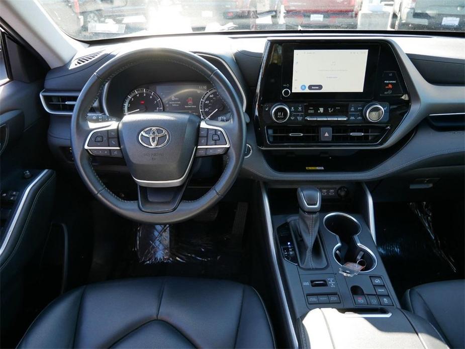 used 2023 Toyota Highlander car, priced at $40,699