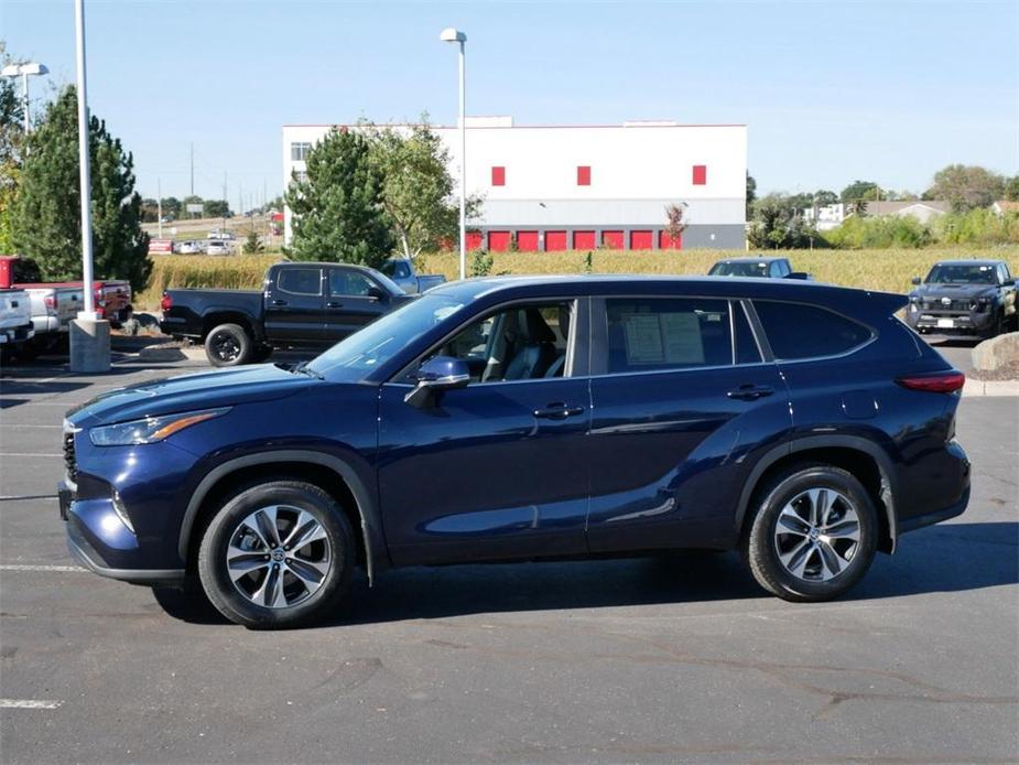 used 2023 Toyota Highlander car, priced at $40,699