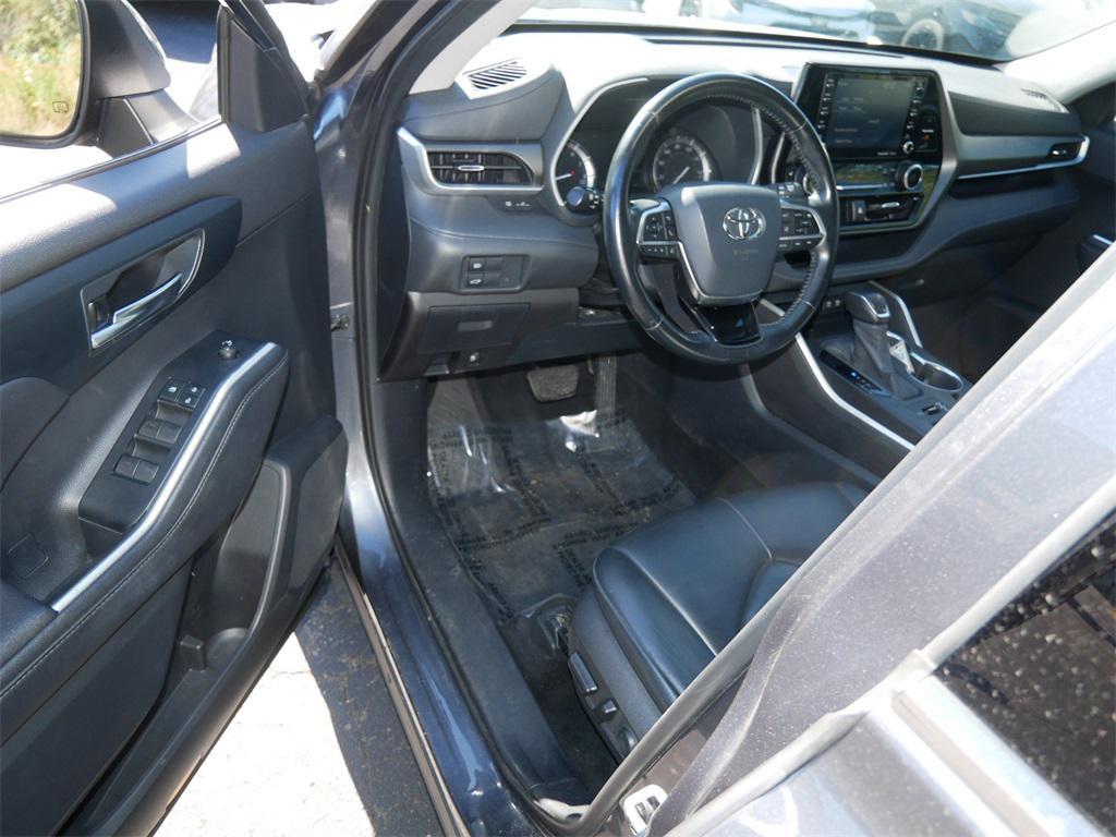 used 2020 Toyota Highlander car, priced at $27,481