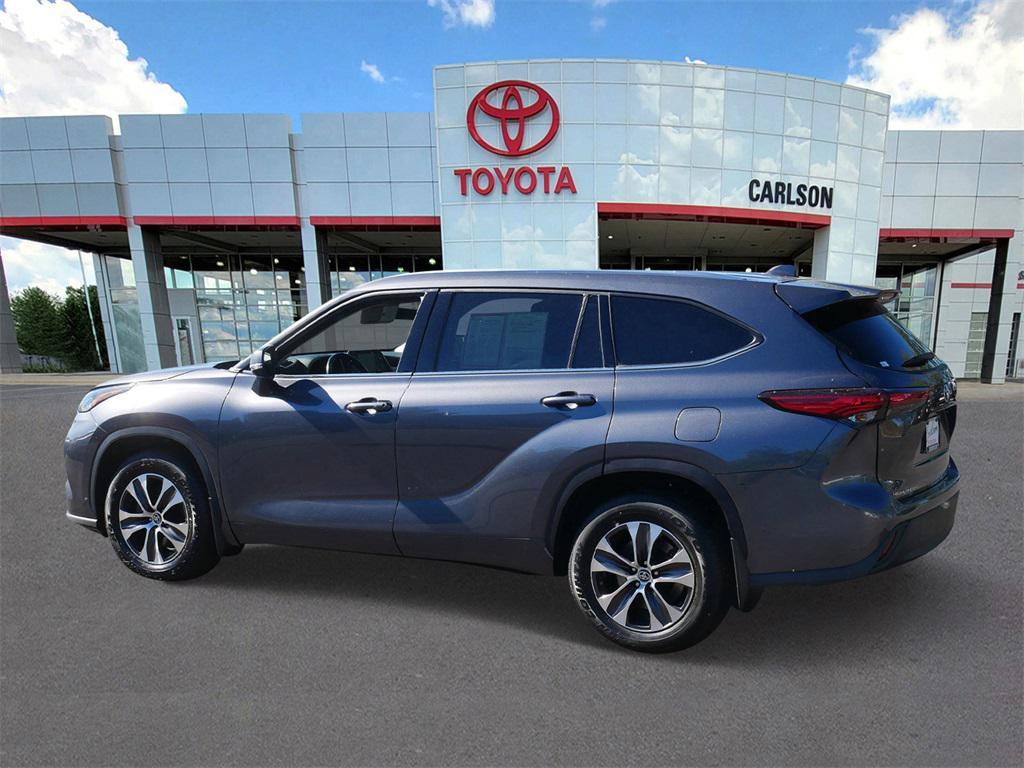 used 2020 Toyota Highlander car, priced at $27,481