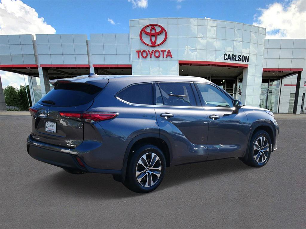 used 2020 Toyota Highlander car, priced at $27,481