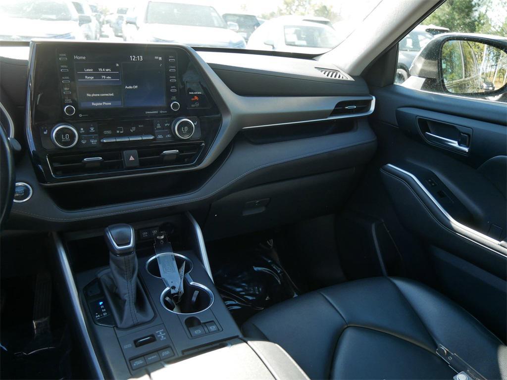 used 2020 Toyota Highlander car, priced at $27,481