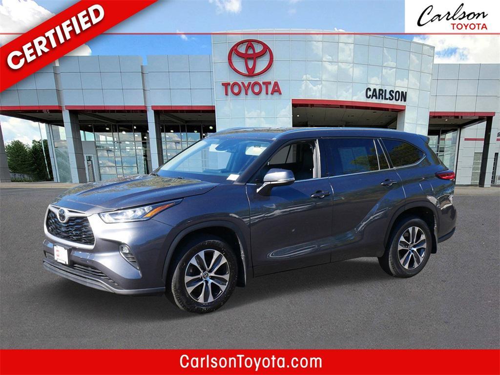 used 2020 Toyota Highlander car, priced at $28,499