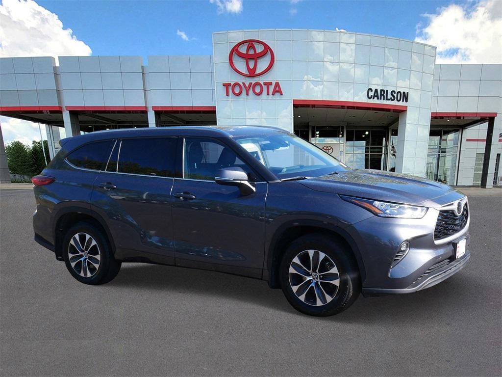 used 2020 Toyota Highlander car, priced at $27,481