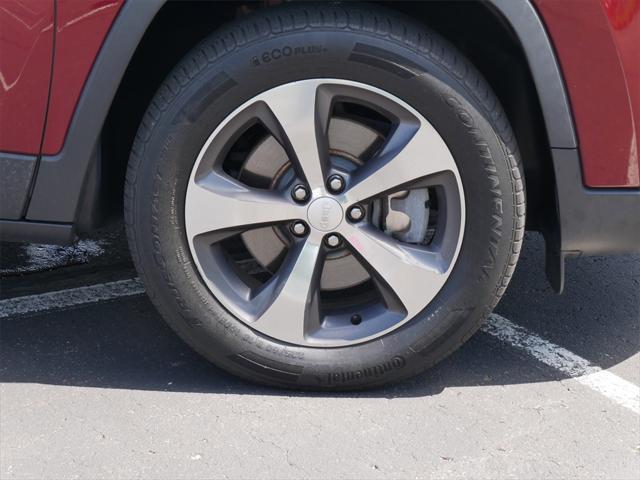 used 2019 Jeep Cherokee car, priced at $18,999
