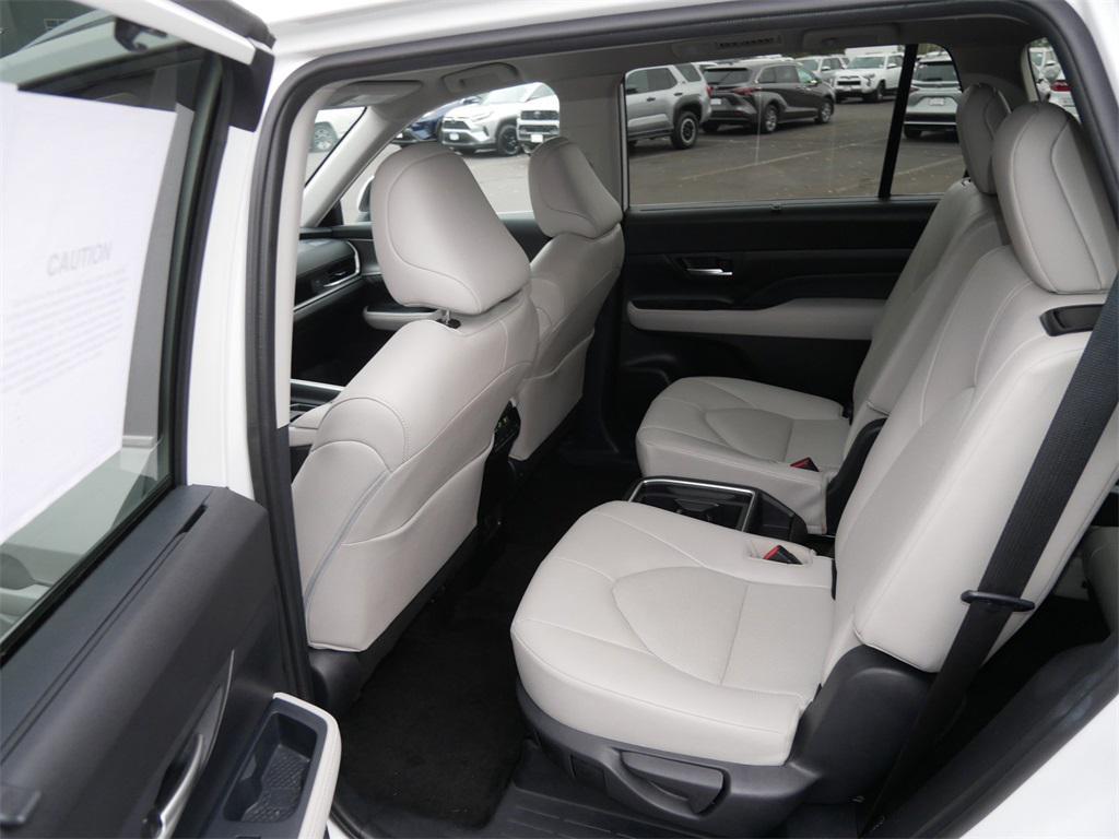 used 2025 Toyota Grand Highlander car, priced at $47,791