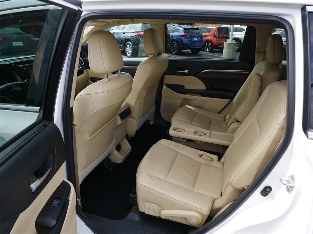 used 2018 Toyota Highlander Hybrid car, priced at $30,399