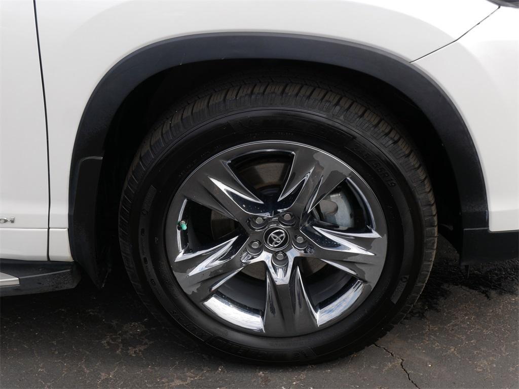 used 2018 Toyota Highlander Hybrid car, priced at $30,399