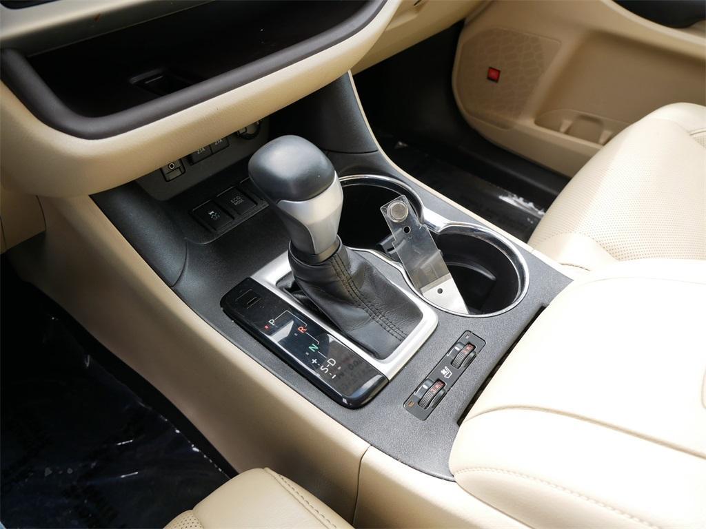 used 2018 Toyota Highlander Hybrid car, priced at $30,399