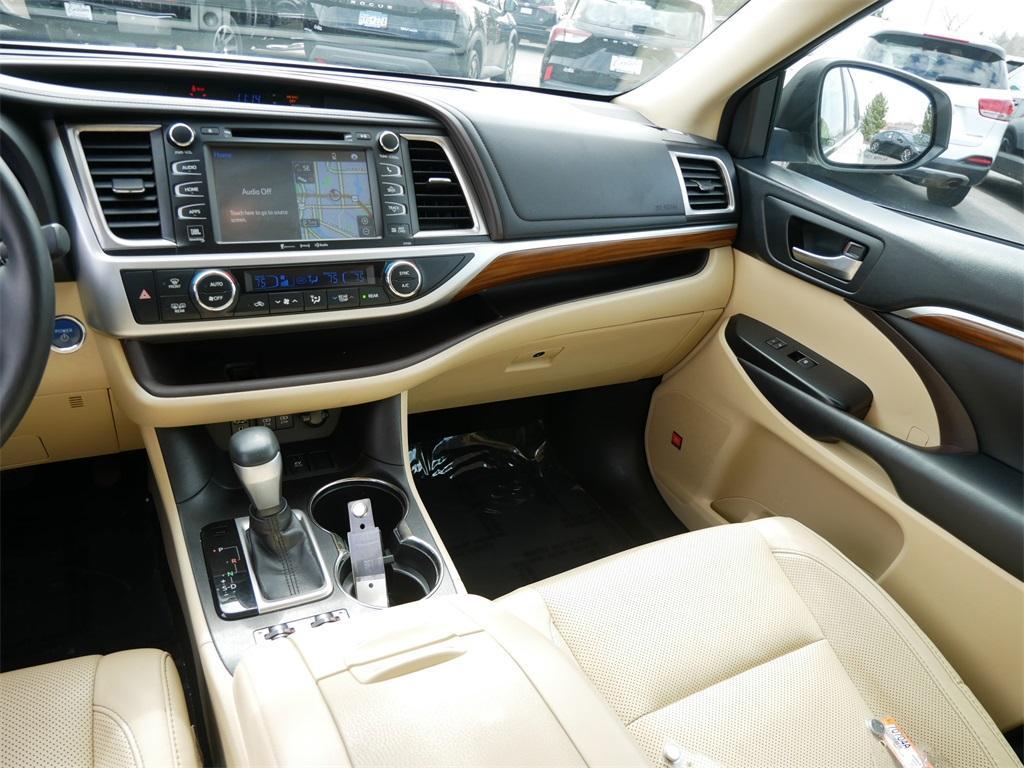 used 2018 Toyota Highlander Hybrid car, priced at $30,399