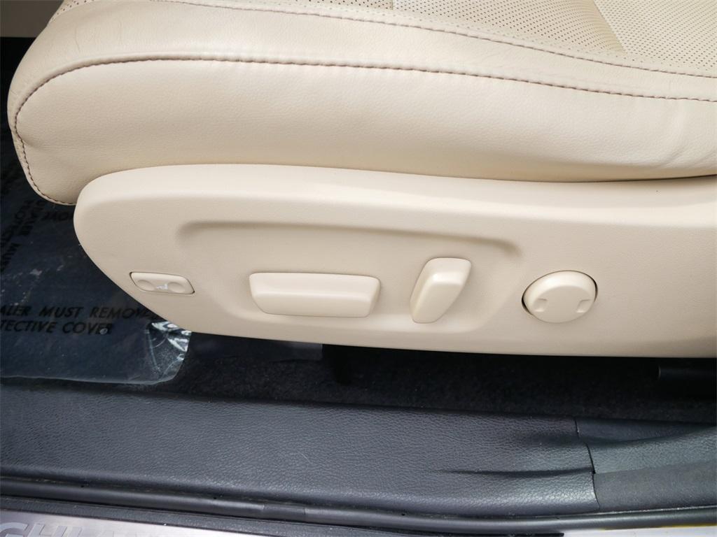 used 2018 Toyota Highlander Hybrid car, priced at $30,399
