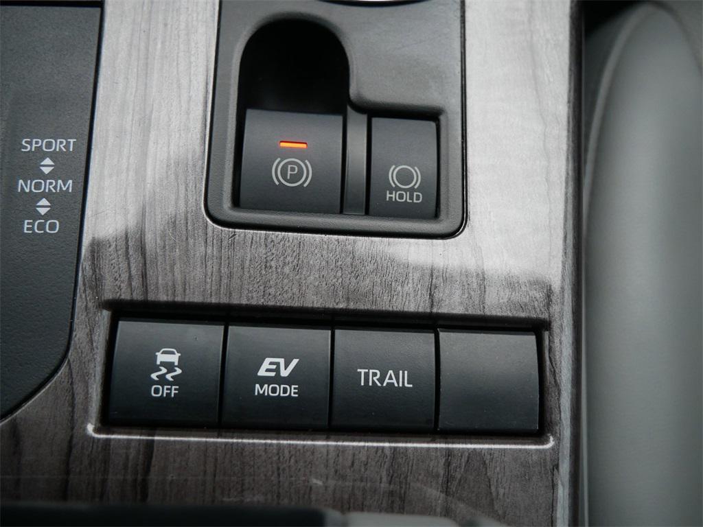 used 2021 Toyota Highlander Hybrid car, priced at $37,500