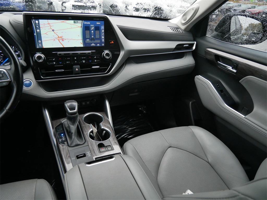 used 2021 Toyota Highlander Hybrid car, priced at $37,500