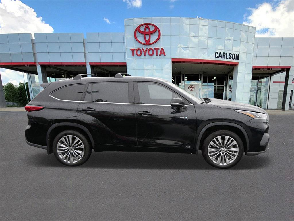 used 2021 Toyota Highlander Hybrid car, priced at $37,500
