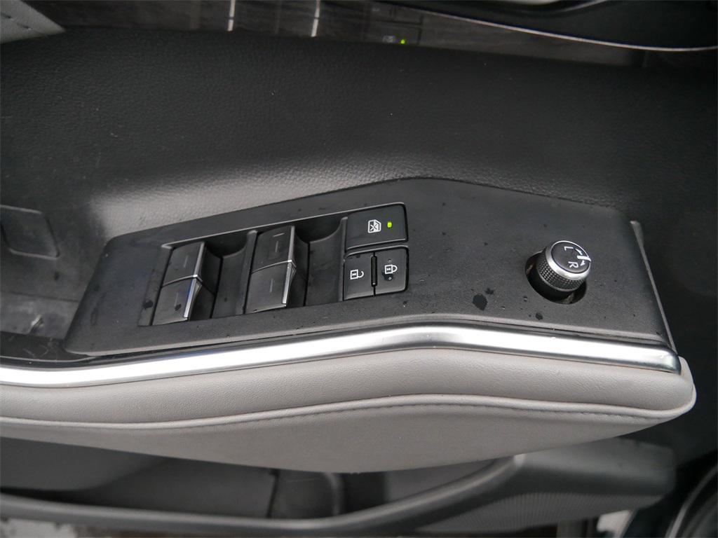 used 2021 Toyota Highlander Hybrid car, priced at $37,500