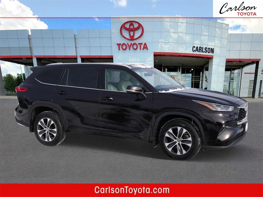 used 2021 Toyota Highlander car, priced at $33,999