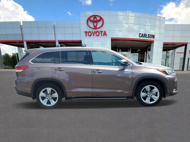 used 2017 Toyota Highlander Hybrid car, priced at $28,792