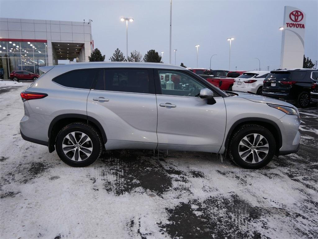 used 2022 Toyota Highlander car, priced at $36,000