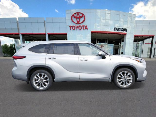 used 2022 Toyota Highlander car, priced at $46,500