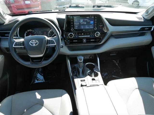 used 2022 Toyota Highlander car, priced at $46,500
