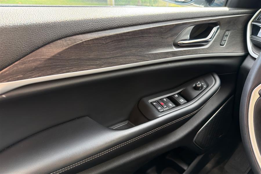 used 2024 Jeep Grand Cherokee 4xe car, priced at $22,499
