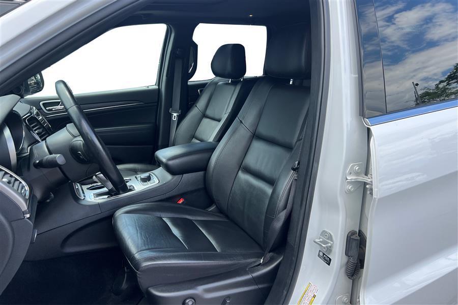 used 2022 Jeep Grand Cherokee car, priced at $23,499