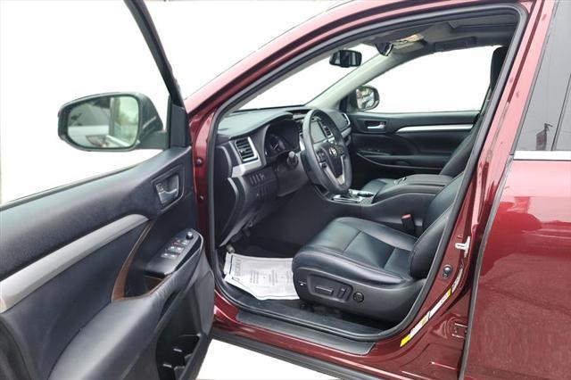 used 2015 Toyota Highlander car, priced at $23,895