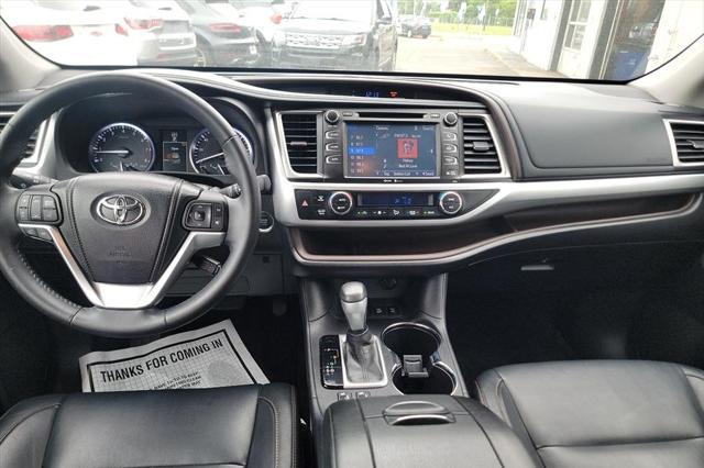 used 2015 Toyota Highlander car, priced at $23,895