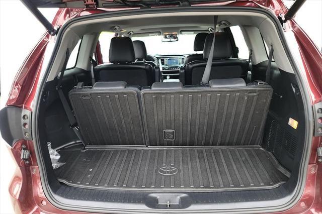 used 2015 Toyota Highlander car, priced at $23,895