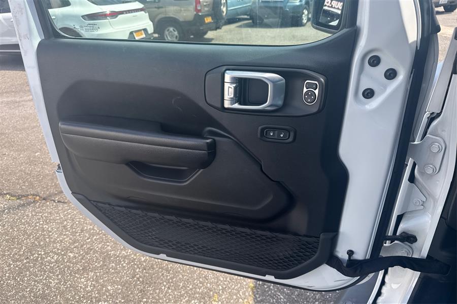 used 2021 Jeep Wrangler Unlimited car, priced at $26,999