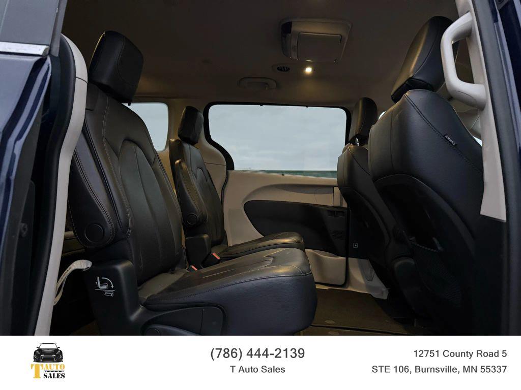 used 2018 Chrysler Pacifica car, priced at $13,895