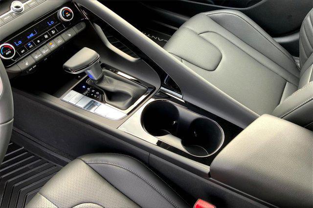 new 2025 Hyundai Elantra car, priced at $28,090