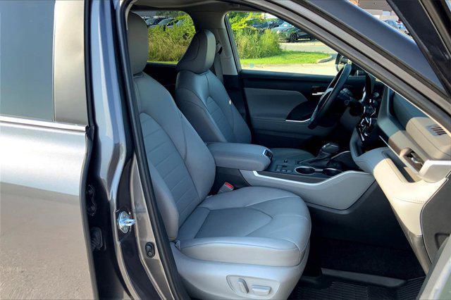 used 2024 Toyota Highlander car, priced at $40,786