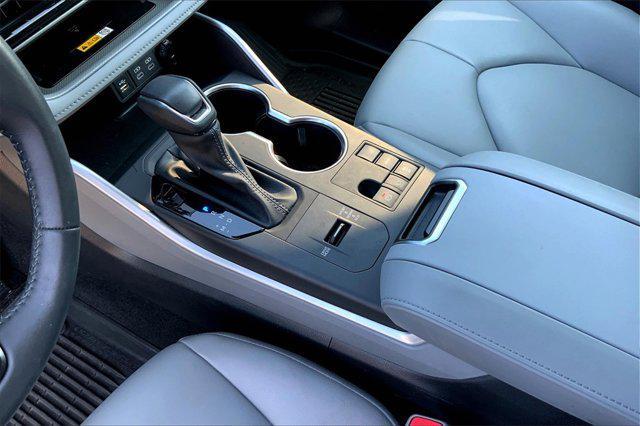 used 2024 Toyota Highlander car, priced at $40,786