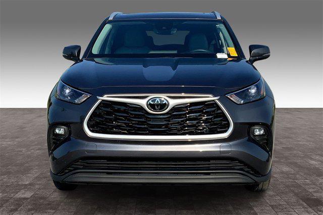 used 2024 Toyota Highlander car, priced at $40,786