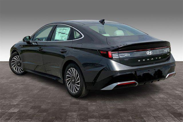 new 2025 Hyundai Sonata Hybrid car, priced at $39,030